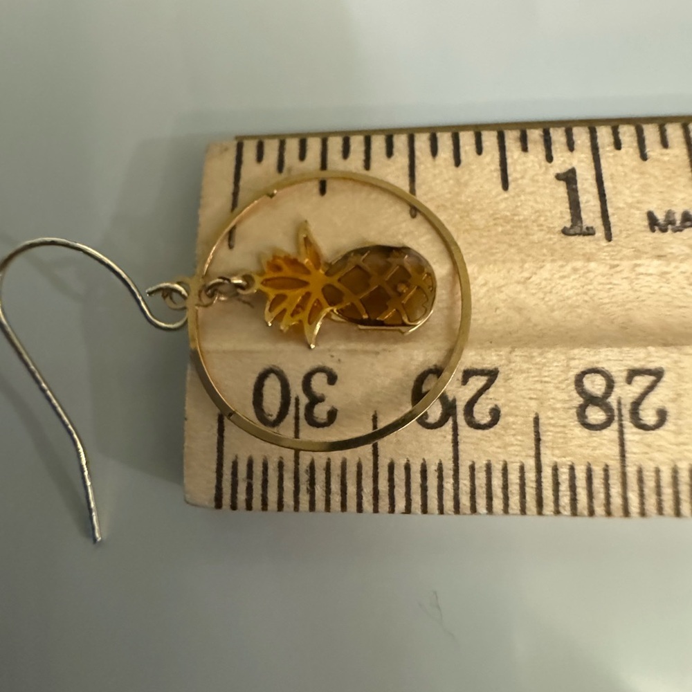 Vintage Dainty Gold Pineapple Hoop Earrings - Picture 3 of 4